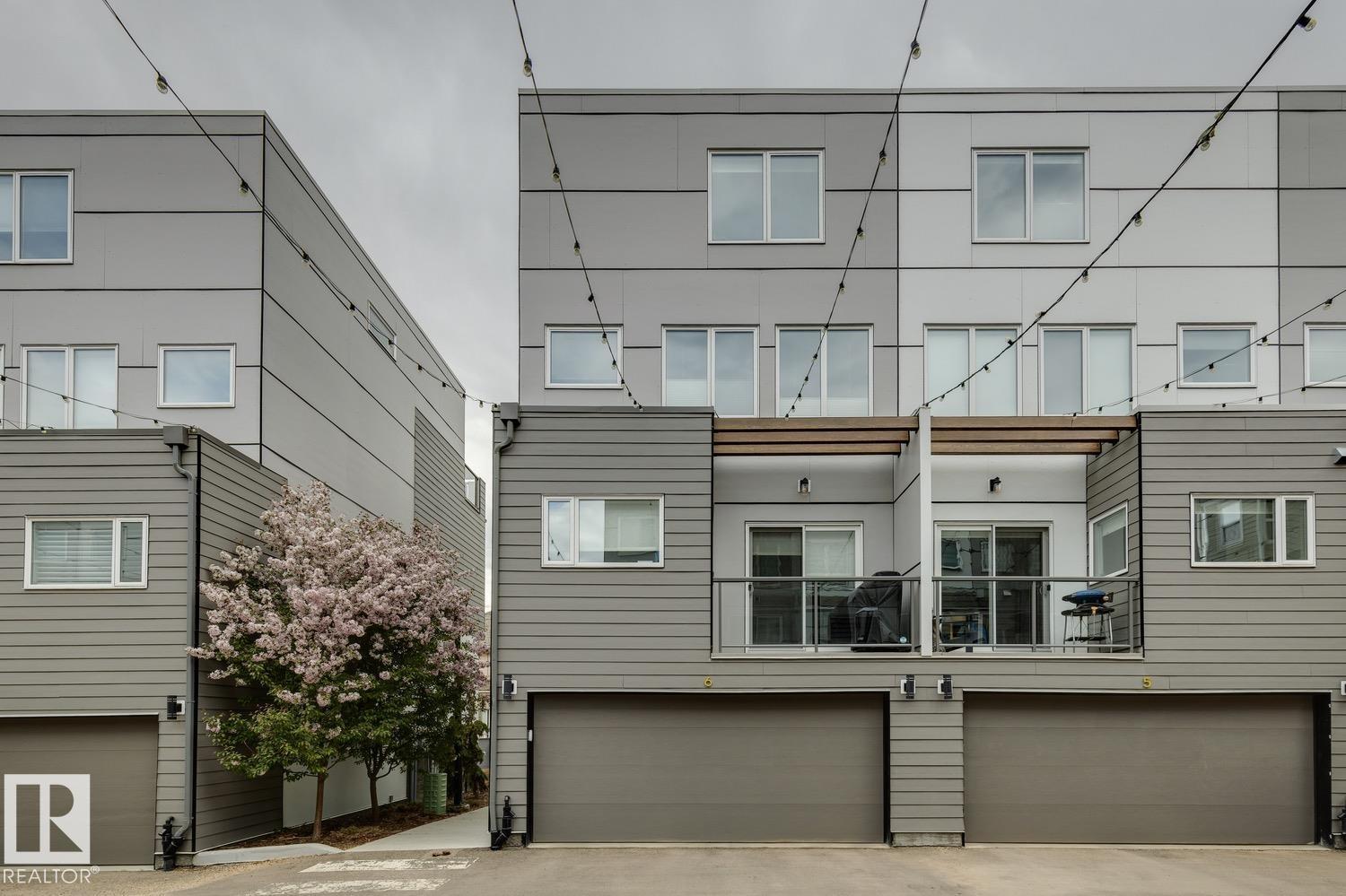#6 9745 92 ST NW - 44