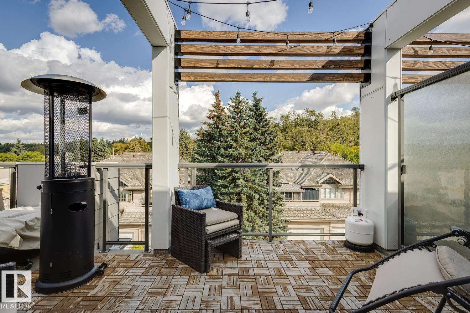 #6 9745 92 ST NW - 40