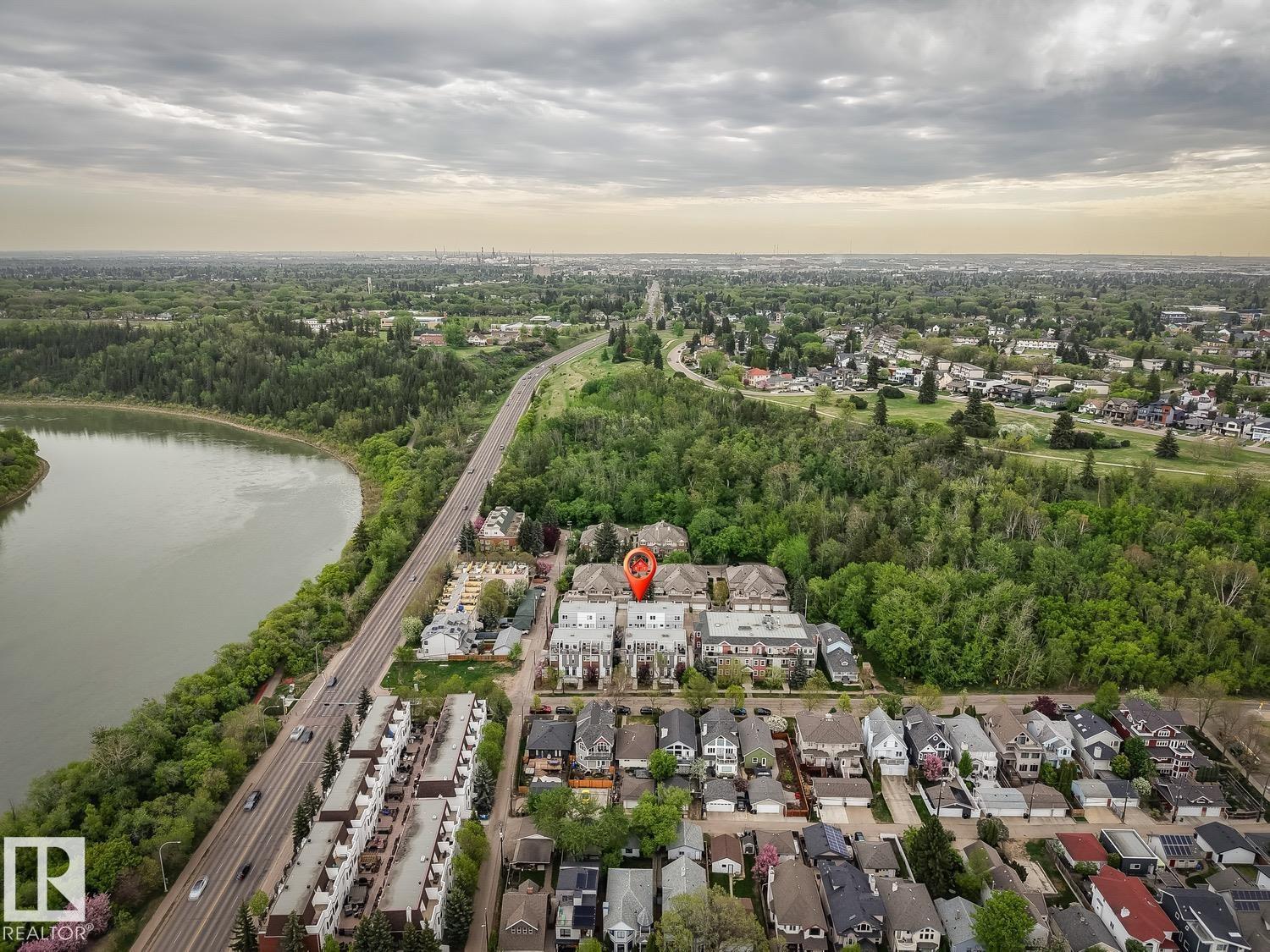 #6 9745 92 ST NW - 51