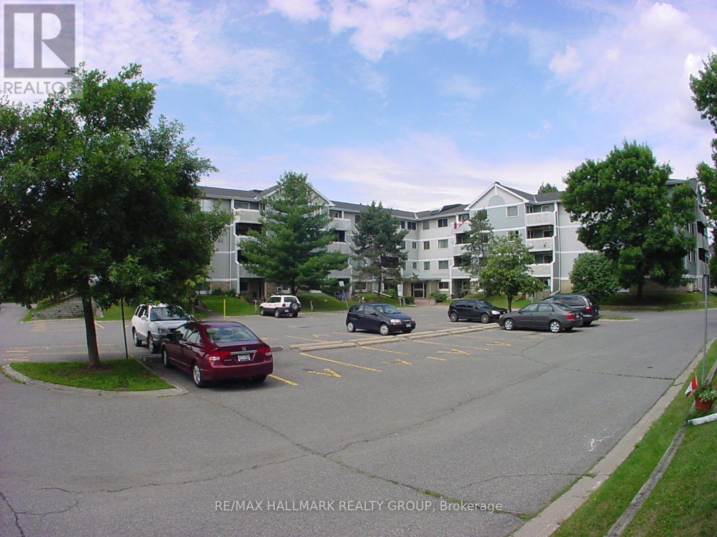 #403 214 VIEWMOUNT DRIVE - 2