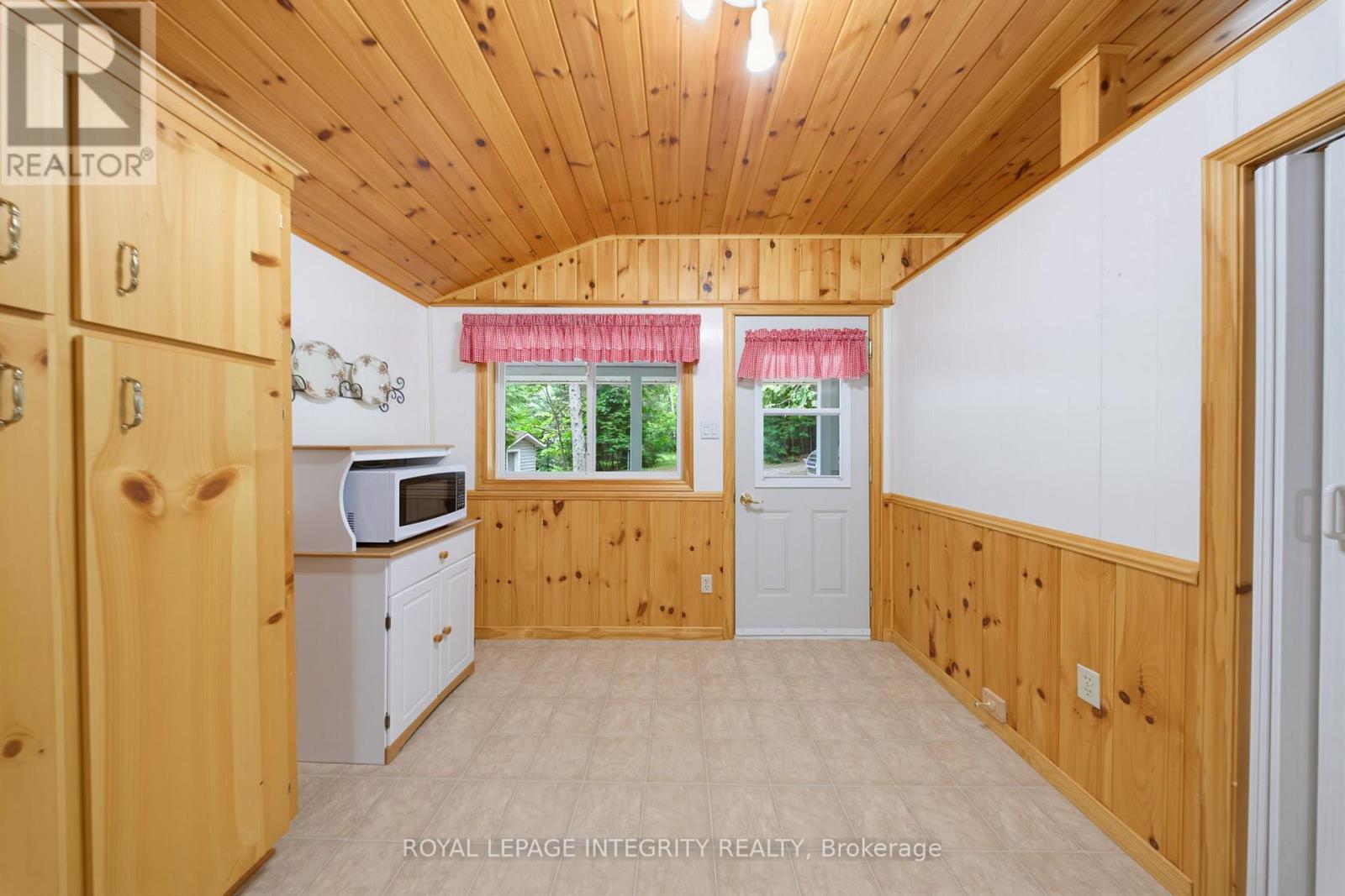 534 SCHOOL HOUSE LANE - Image 18