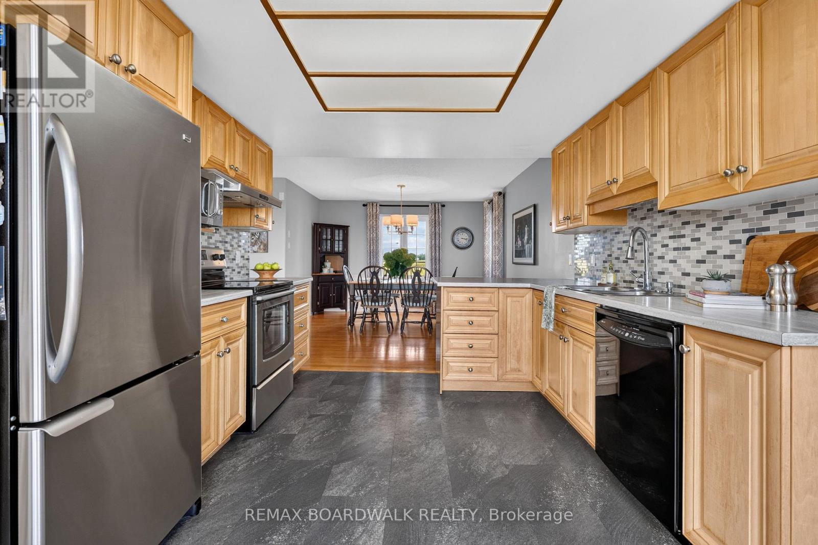 4 Bed, 2 Bath House for Sale in Russell – 1064 ROUTE 400, Russell – MLS# X13774438 - Image 25