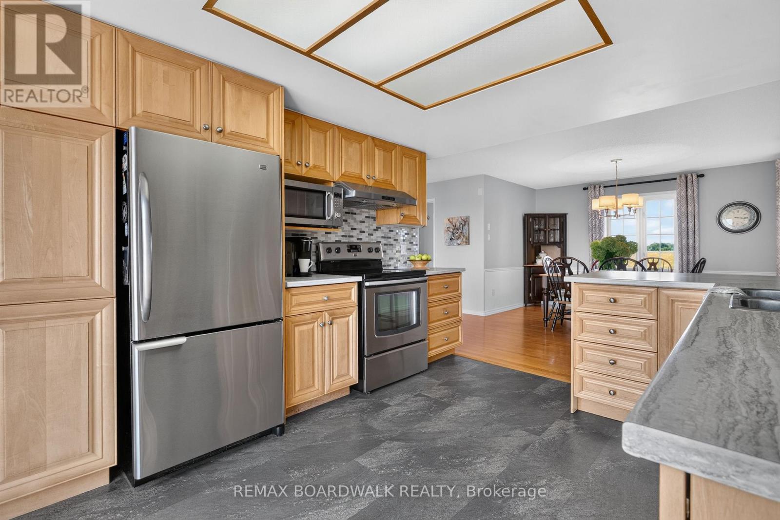4 Bed, 2 Bath House for Sale in Russell – 1064 ROUTE 400, Russell – MLS# X13774438 - Image 27