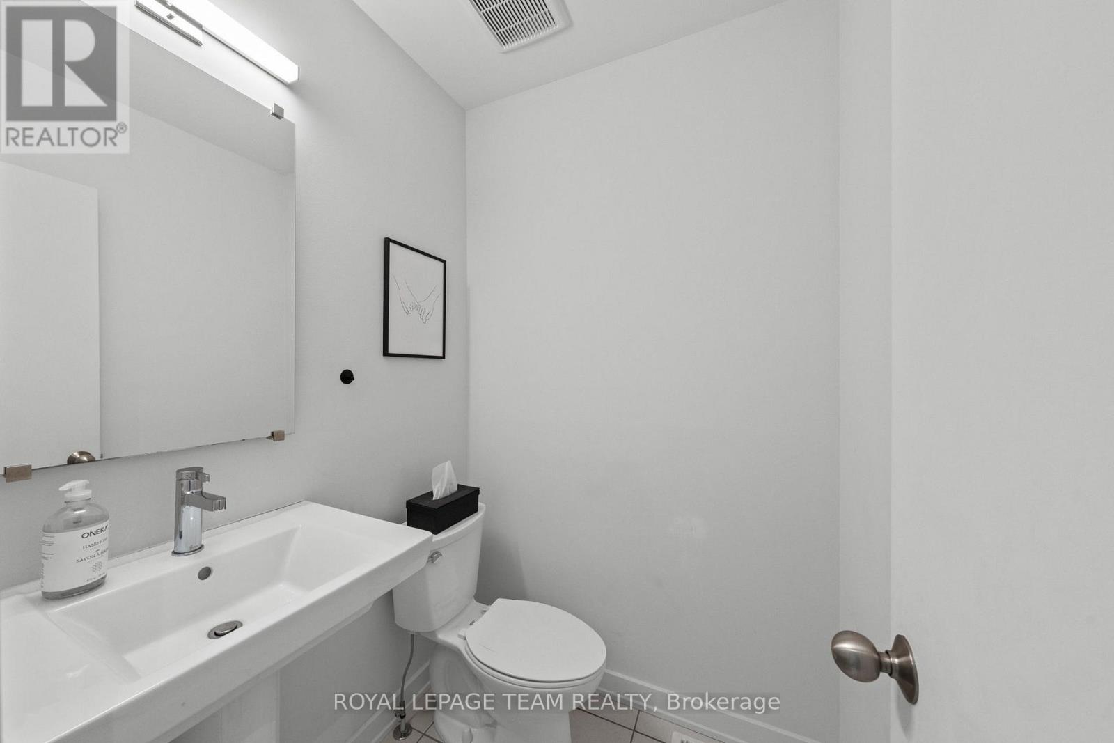 1037 EIDER STREET - 20