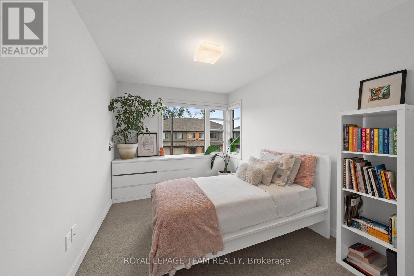 1037 EIDER STREET - 37