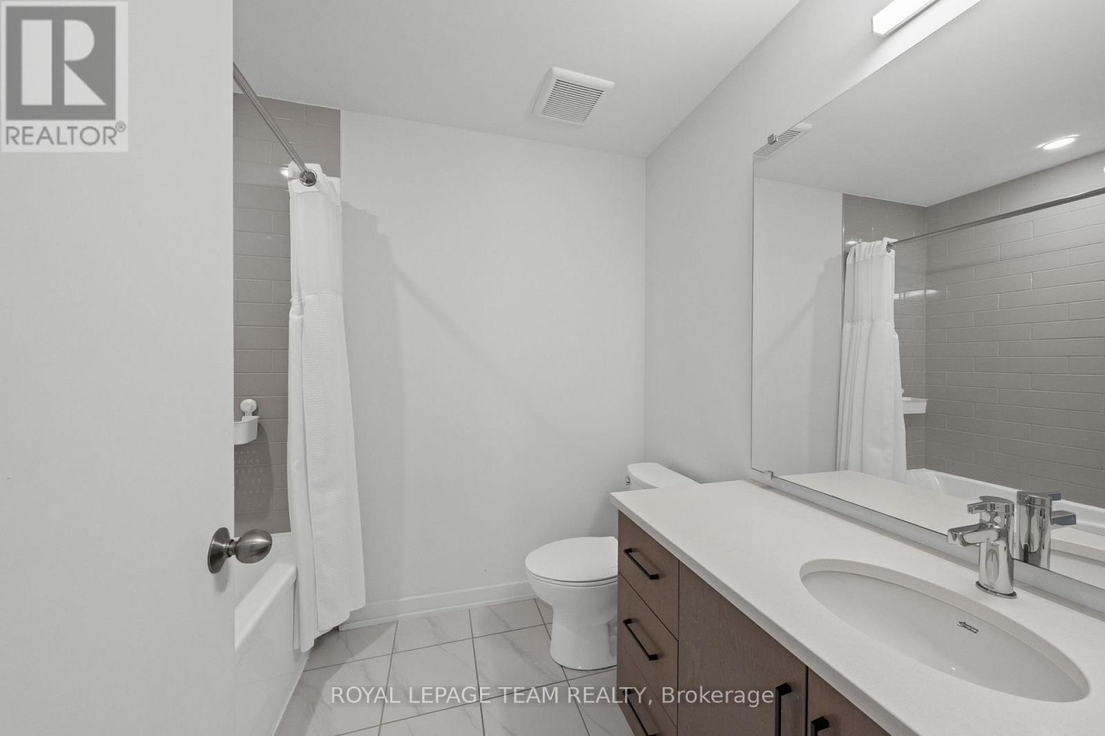1037 EIDER STREET - 41