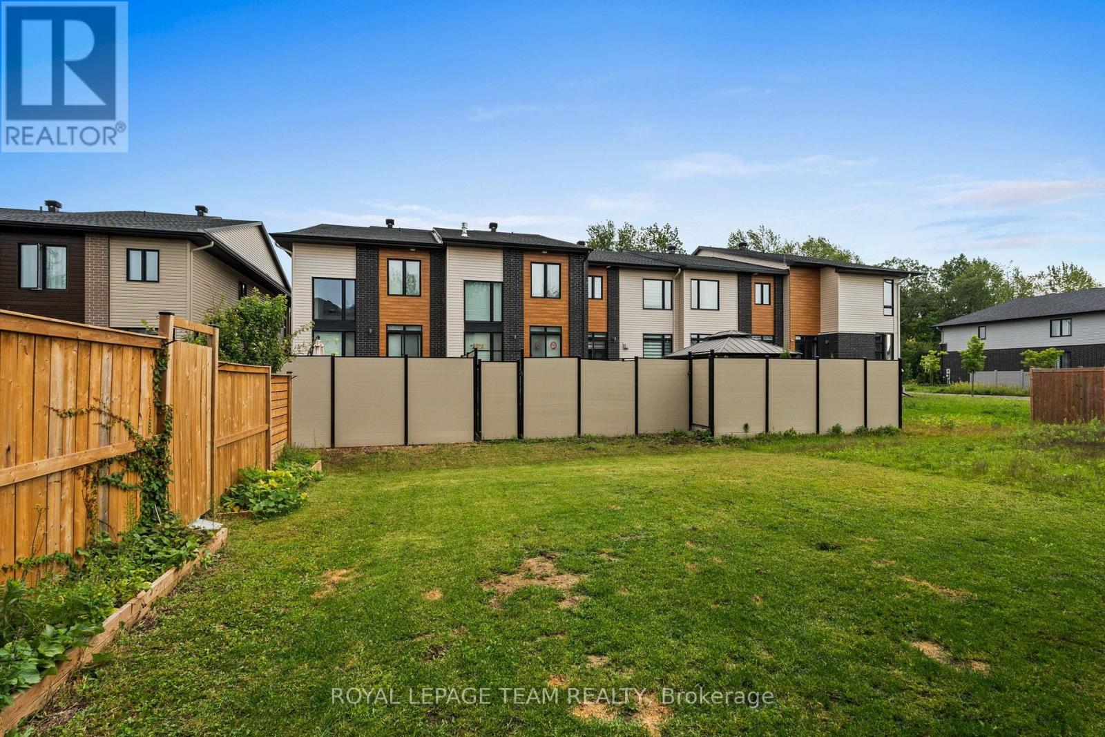 1037 EIDER STREET - 50