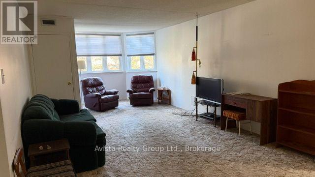 #104 500 TOLEDO STREET W - Image 17