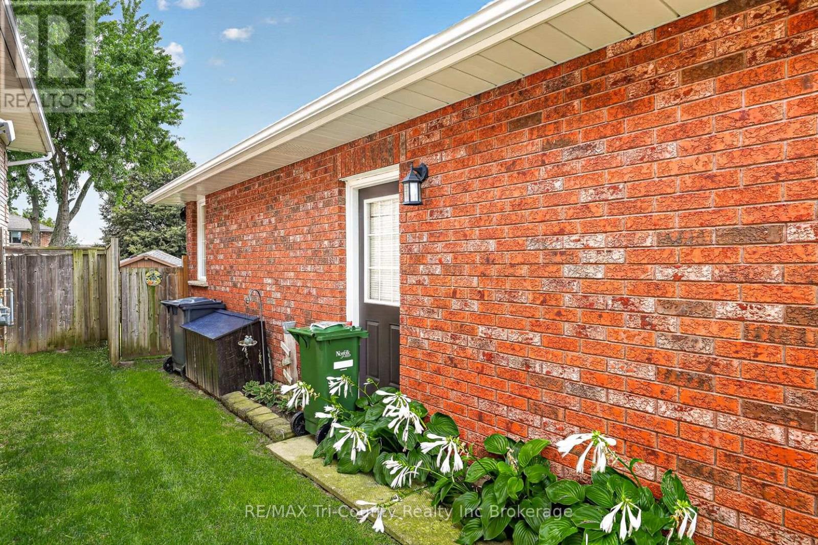 22 ST MICHAEL'S STREET - Image 43