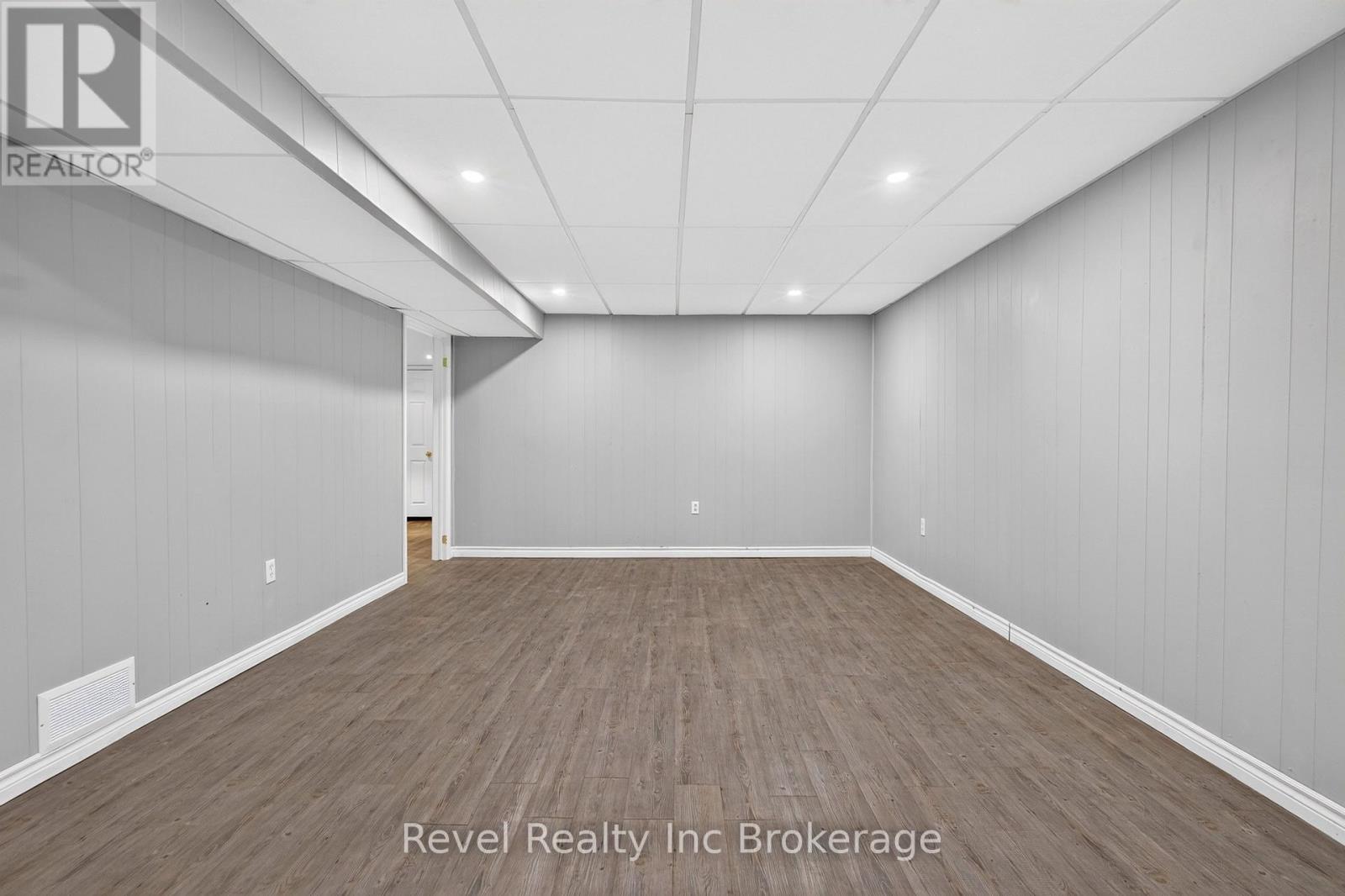 #16 163 PINE VALLEY DRIVE - 30