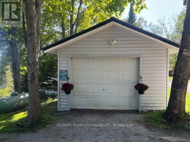 1099 SUMMER LANE - Image 45