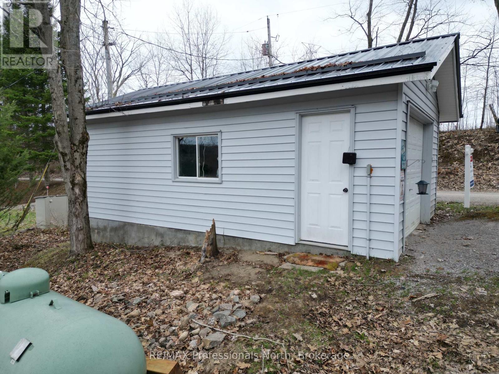 1099 SUMMER LANE - 46