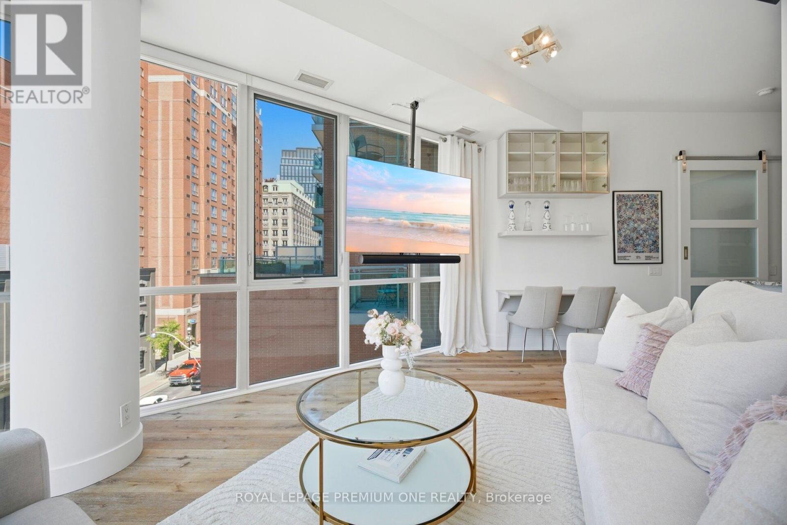 #S430 112 GEORGE STREET N - 14