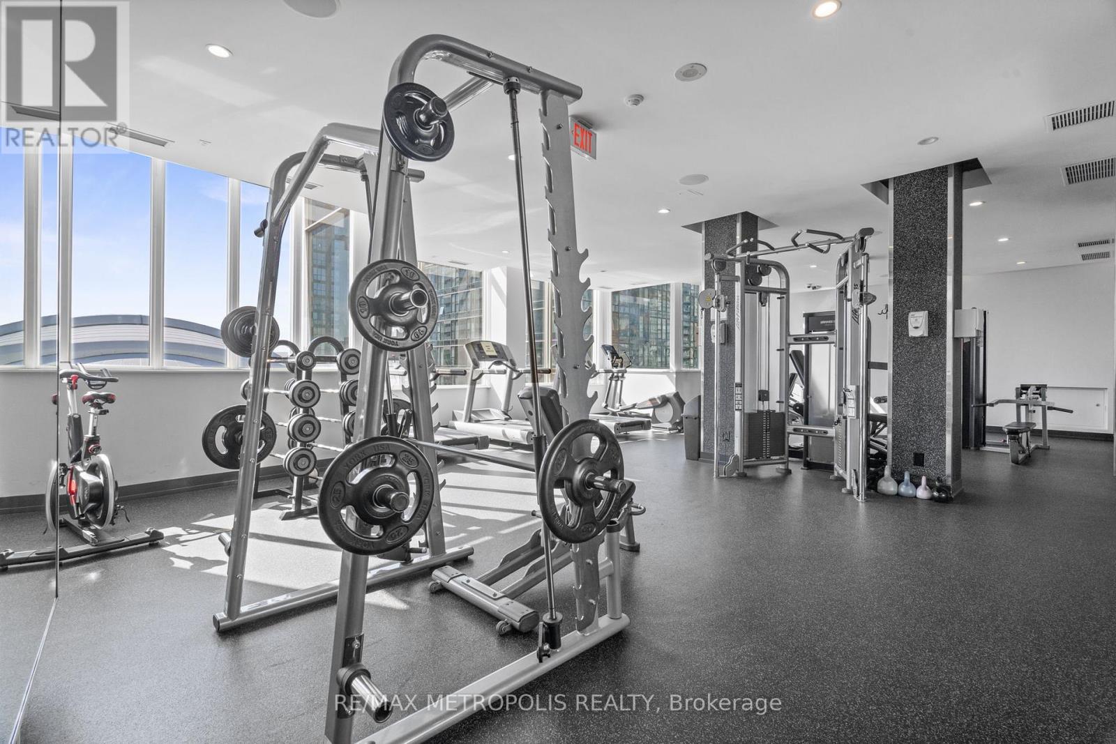 #836 250 WELLINGTON STREET W - 35