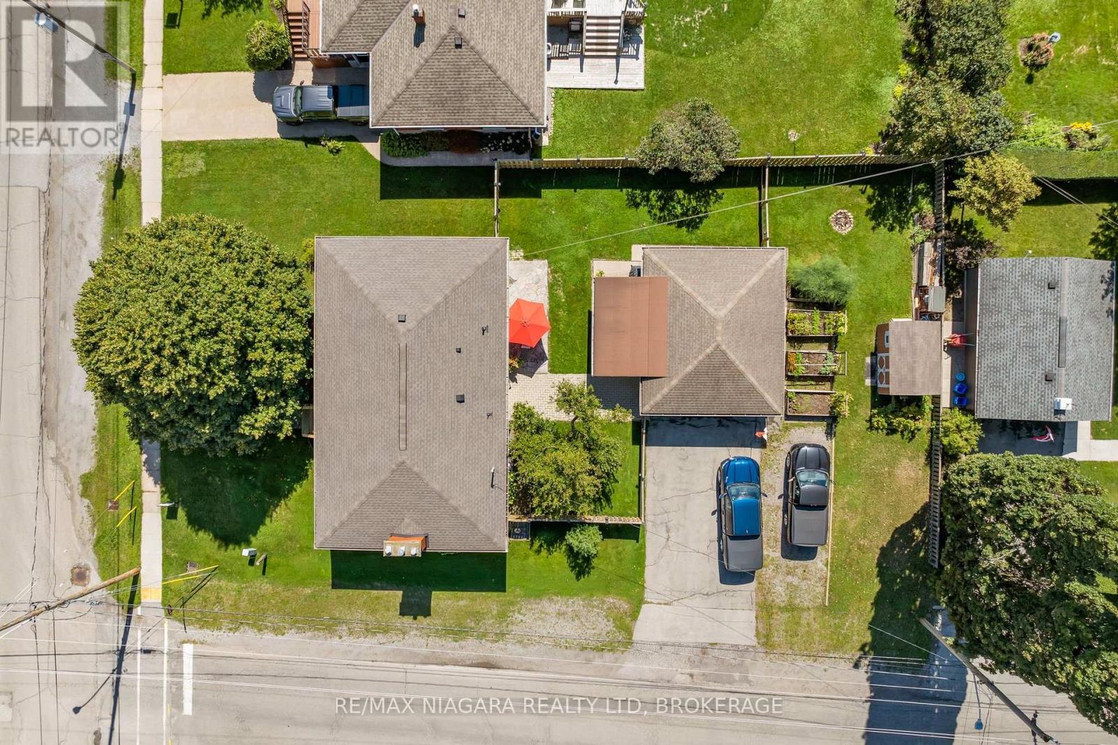 182 ROSEMOUNT AVENUE - 31