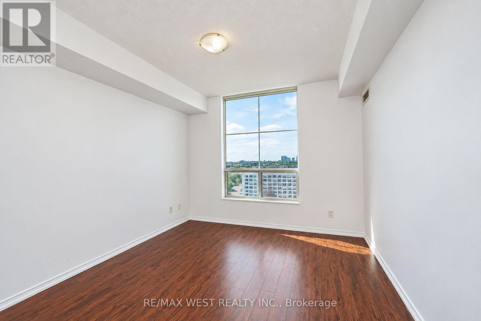 #15G 8 ROSEBANK DRIVE - 6