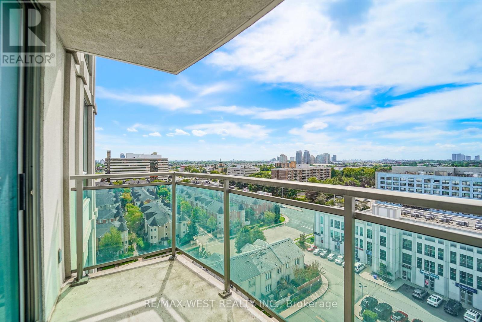 #15G 8 ROSEBANK DRIVE - 7
