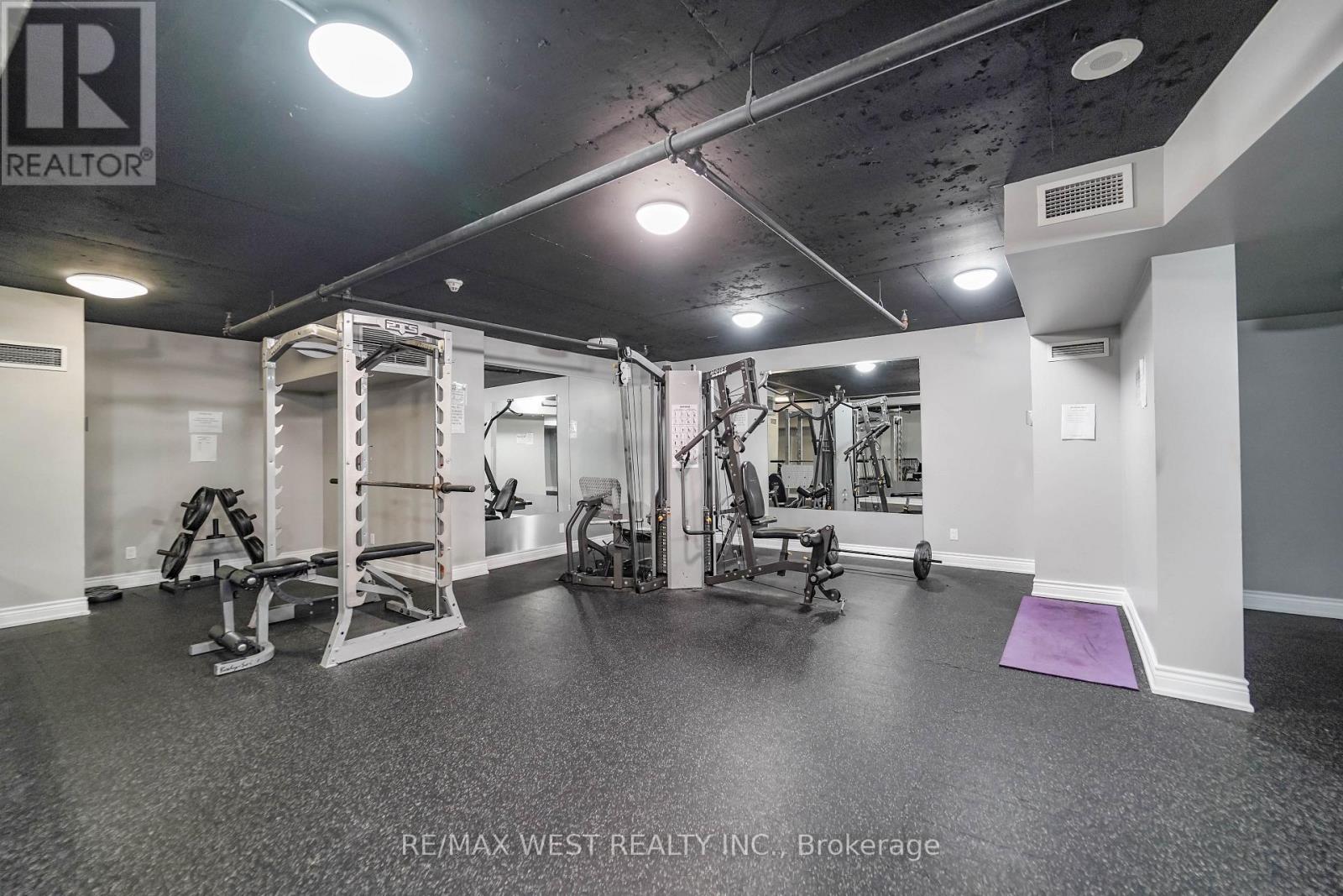 #15G 8 ROSEBANK DRIVE - 8