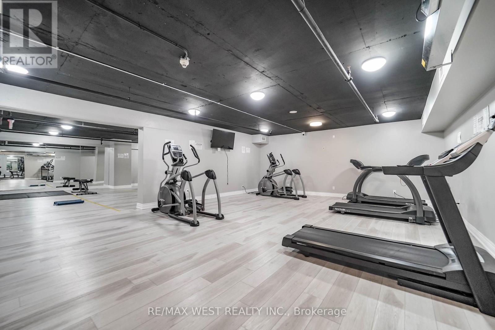 #15G 8 ROSEBANK DRIVE - 9