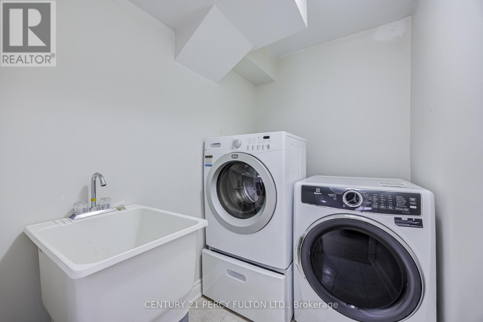 611 ATWOOD CRESCENT - 37