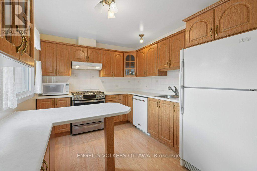 3 Bed, 2 Bath House for Sale in Ottawa – 18 – 1280 CAHILL DRIVE, Ottawa – MLS# X13773872 - Image 29