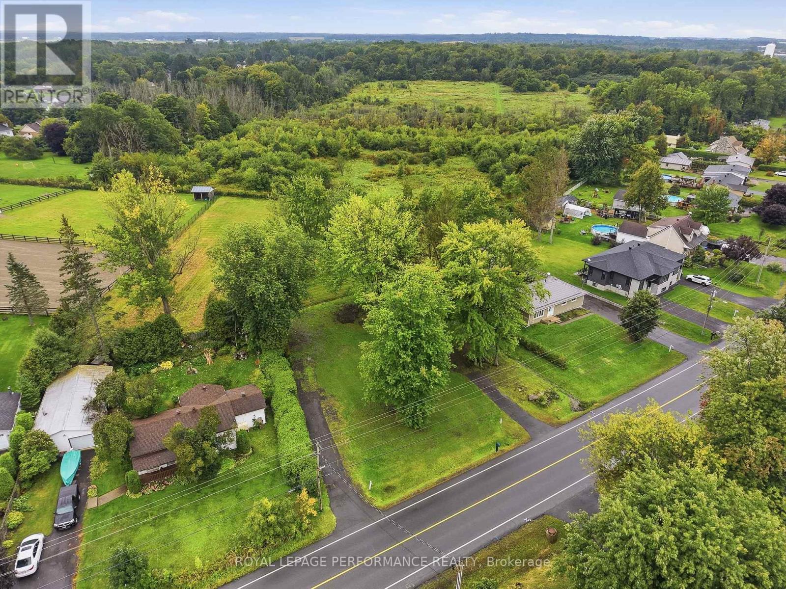 485 FRONT ROAD W, Champlain