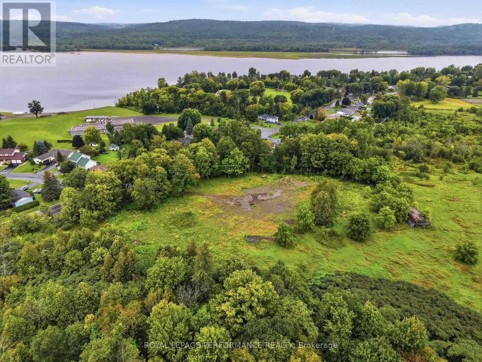 575 FRONT ROAD W, Champlain — photo 3
