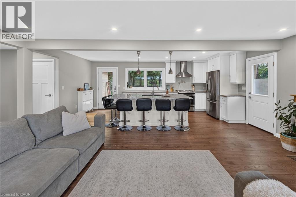 2098 ST. JOHN'S Road W - 13