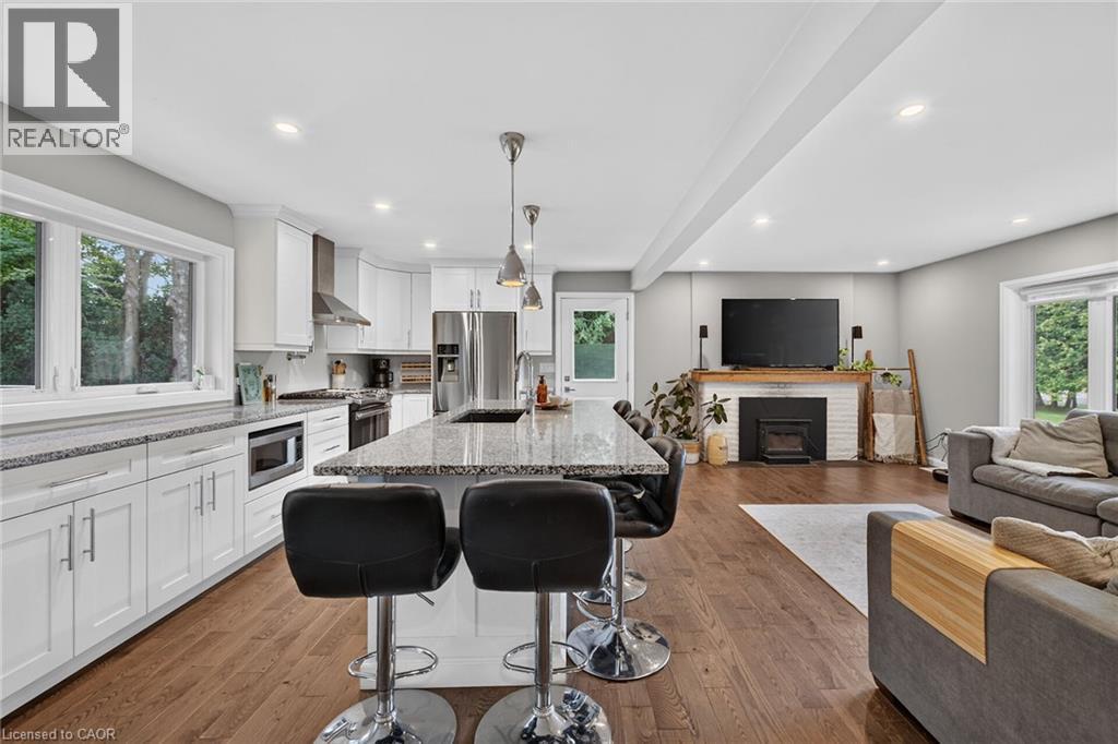 2098 ST. JOHN'S Road W - 20