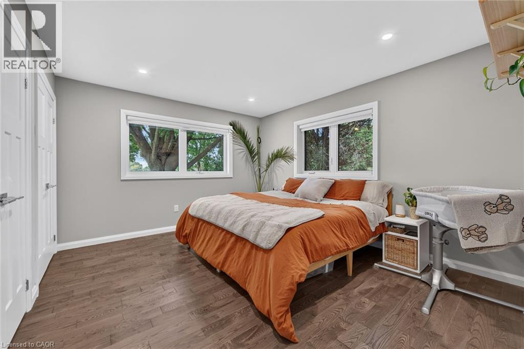 2098 ST. JOHN'S Road W - 23