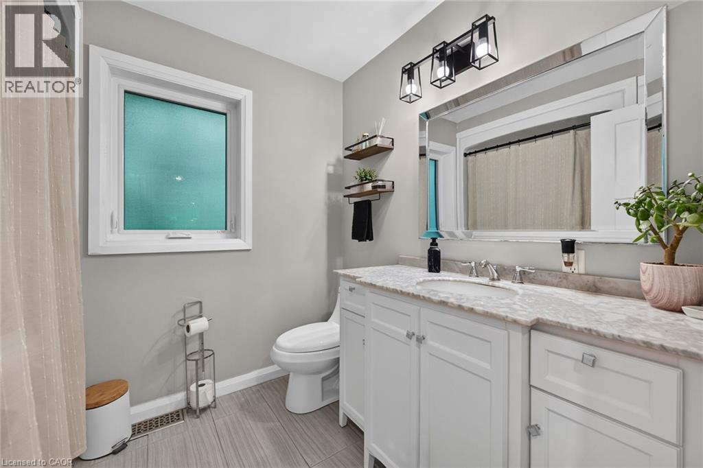 2098 ST. JOHN'S Road W - 25