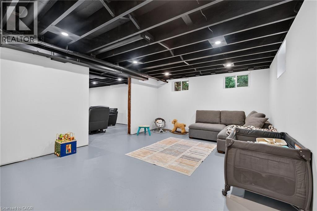 2098 ST. JOHN'S Road W - Image 30