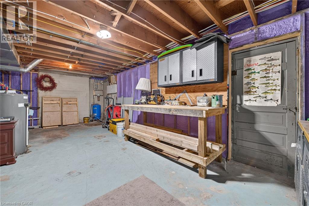 2098 ST. JOHN'S Road W - 34