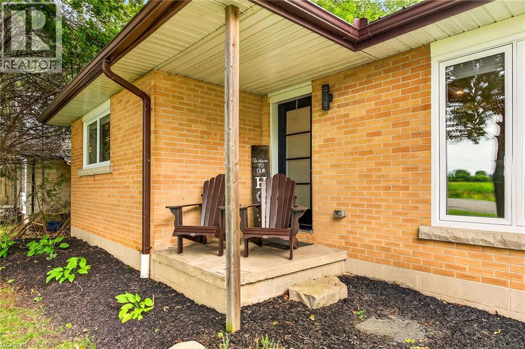 2098 ST. JOHN'S Road W - 4