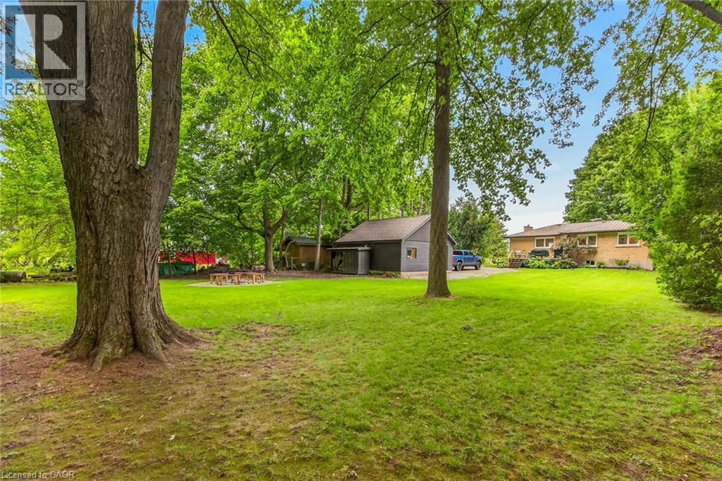 2098 ST. JOHN'S Road W - 43