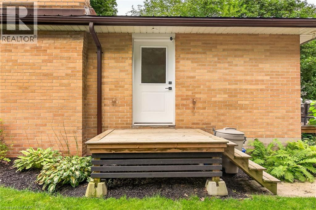 2098 ST. JOHN'S Road W - 5