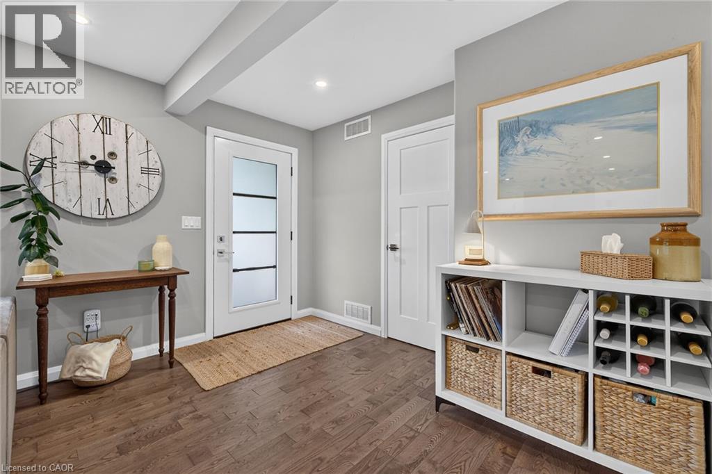 2098 ST. JOHN'S Road W - 6