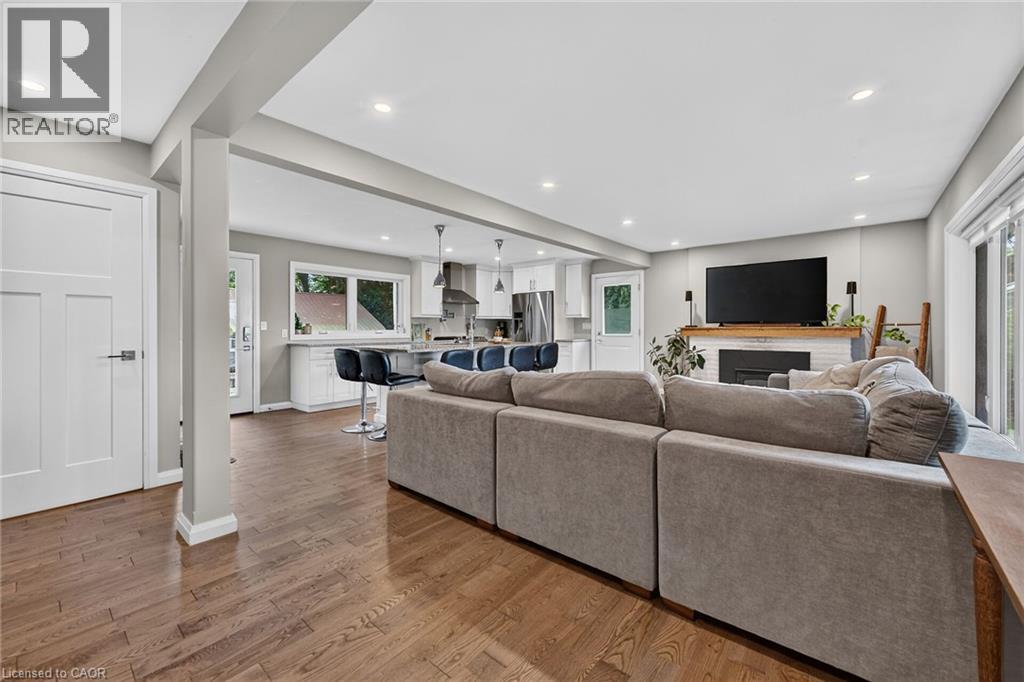 2098 ST. JOHN'S Road W - 8