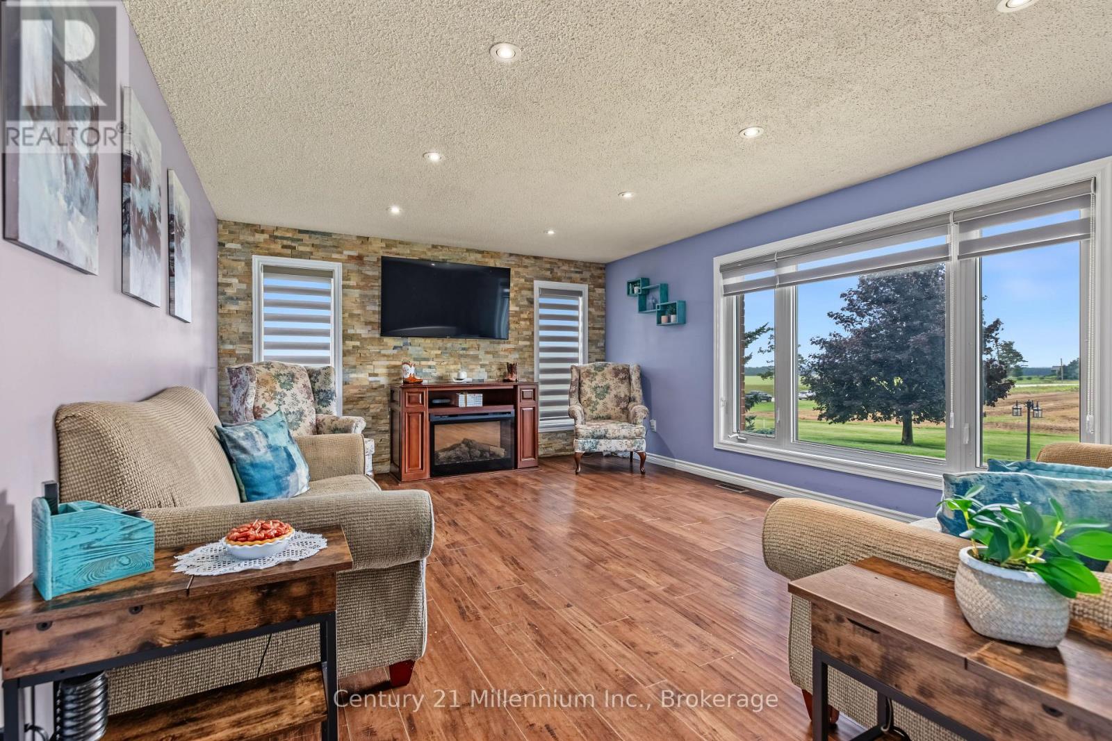 558082 MULMUR-MELANCTHON TOWNLINE - 10