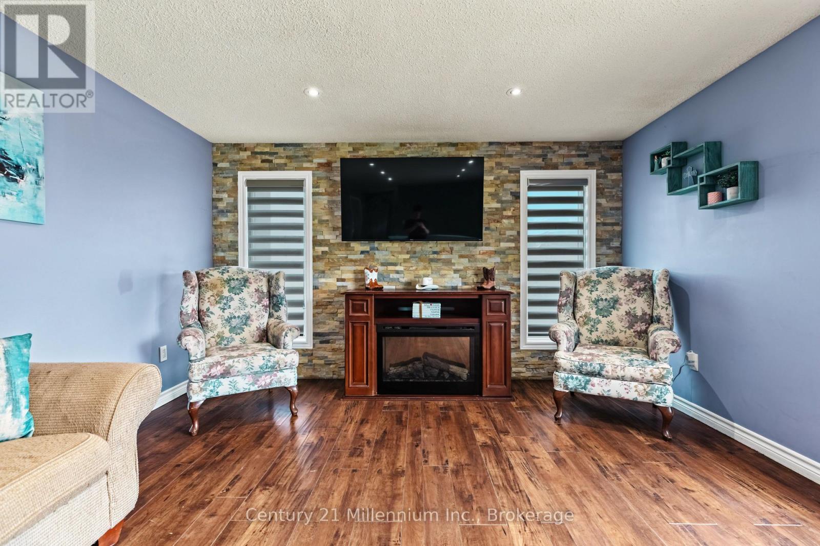 558082 MULMUR-MELANCTHON TOWNLINE - 11