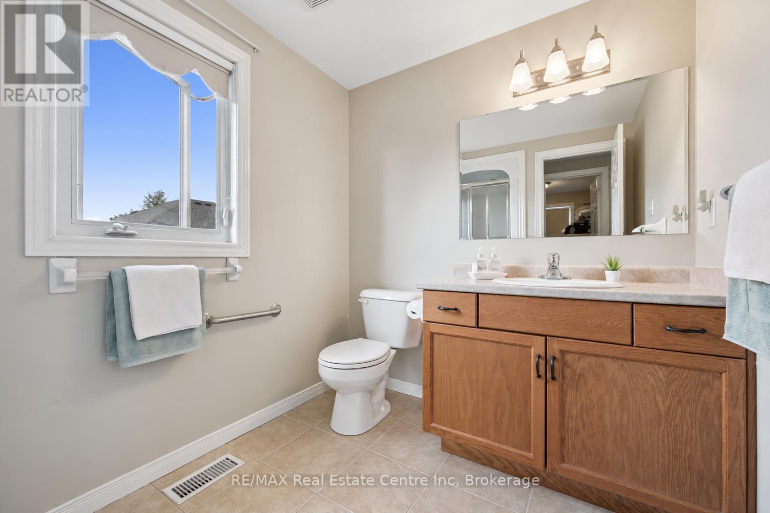 4 HUNT STREET - 11