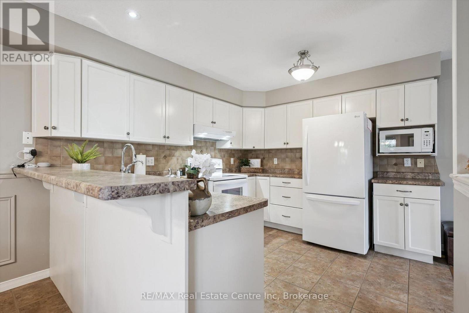 4 HUNT STREET - 5