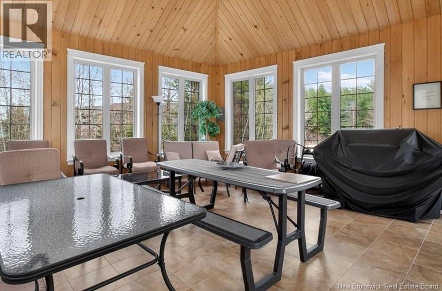 #206 65 Diamond Head Court - Image 19