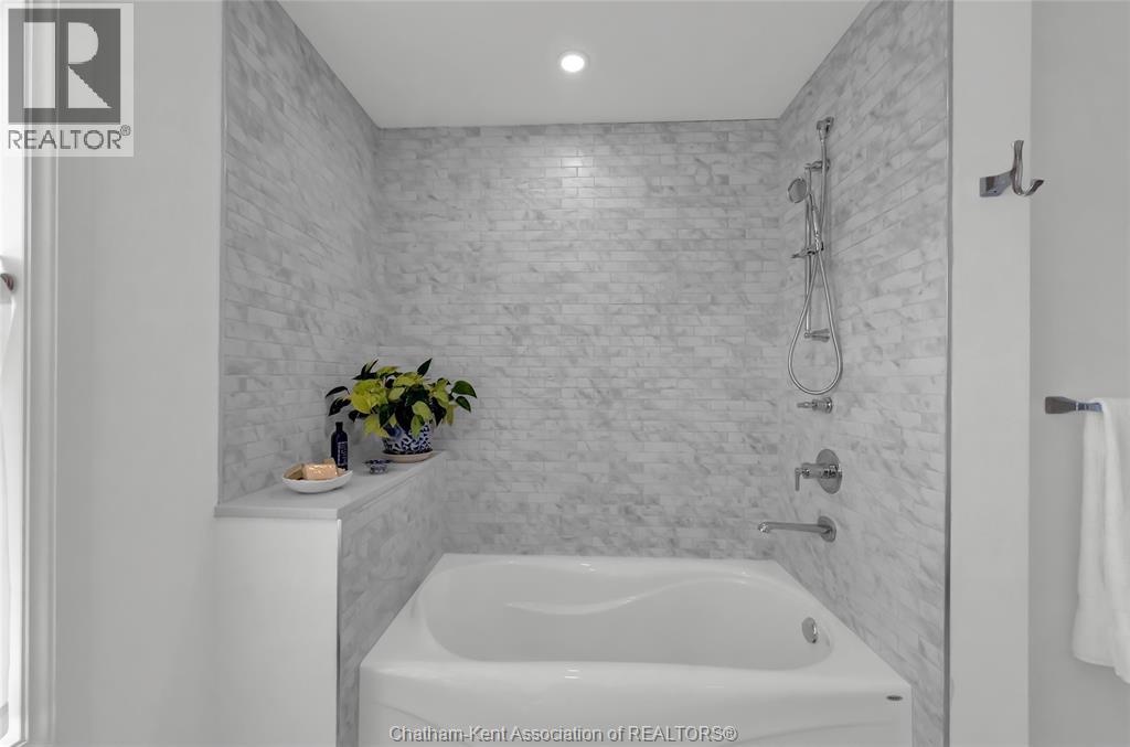 3894 ST CLAIR PARKWAY - 22