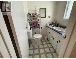 Kitchen - 817 Rolph Street, Quesnel, BC V2J4X2 Photo 9