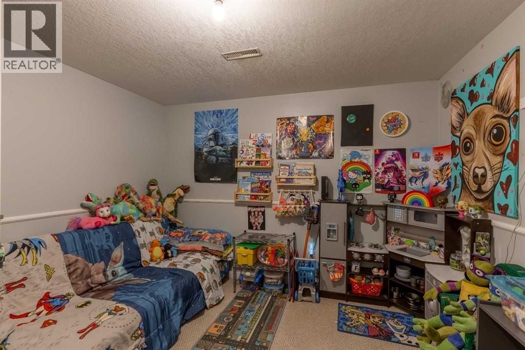 1102 20 Street S - 28