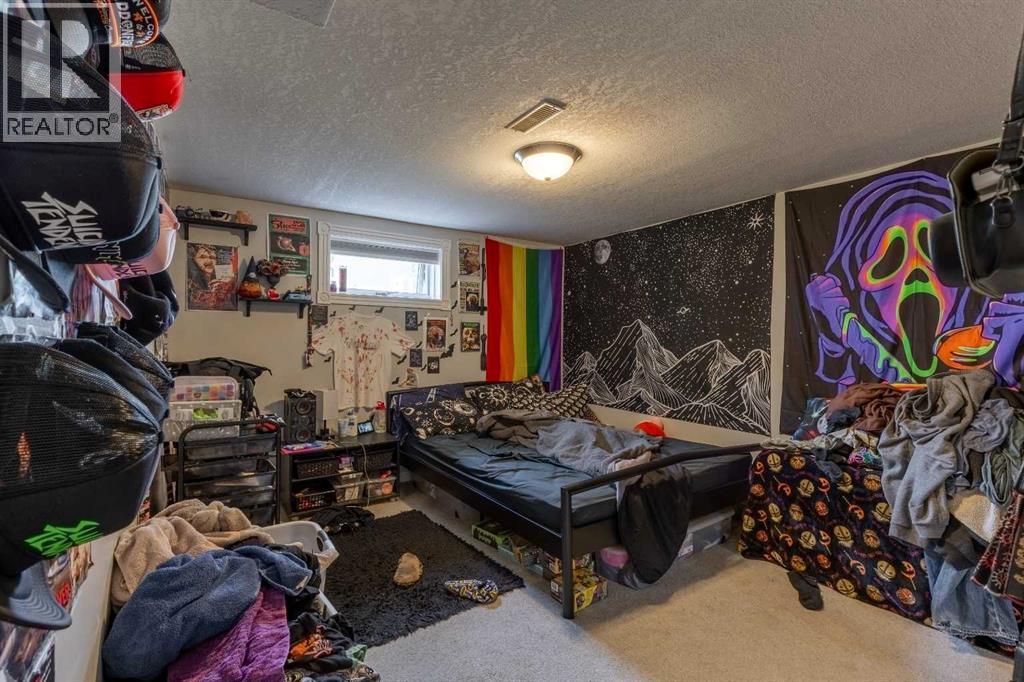 1102 20 Street S - 26