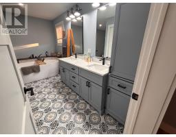 16 Loree Drive, Adjala Tosorontio, ON L0M1J0 Photo 18