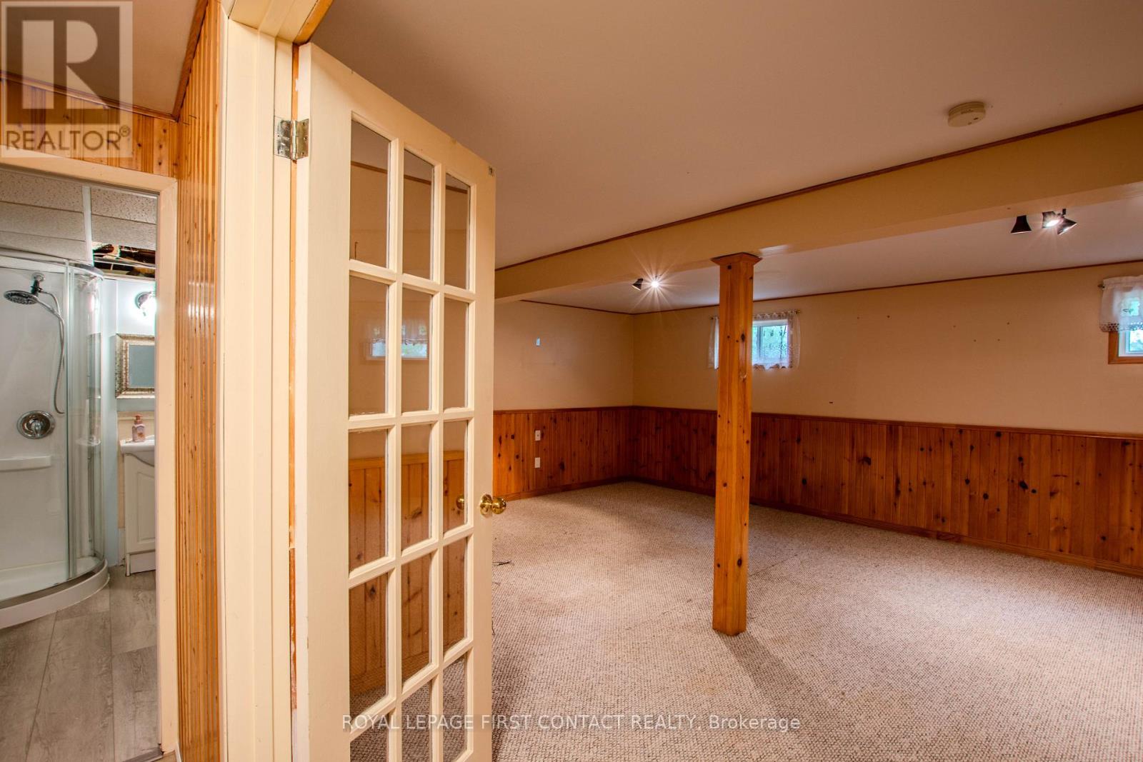 12 DAPHNE CRESCENT - 18