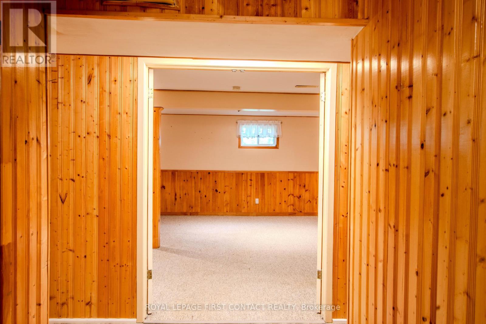 12 DAPHNE CRESCENT - 21